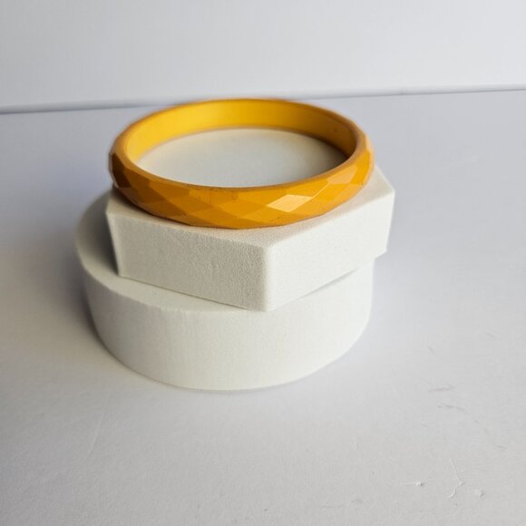 Vtg Bakelite Bangle Faceted Butterscotch Bracelet Mid-Century Retro Charm 2 5/8" - Picture 3 of 13